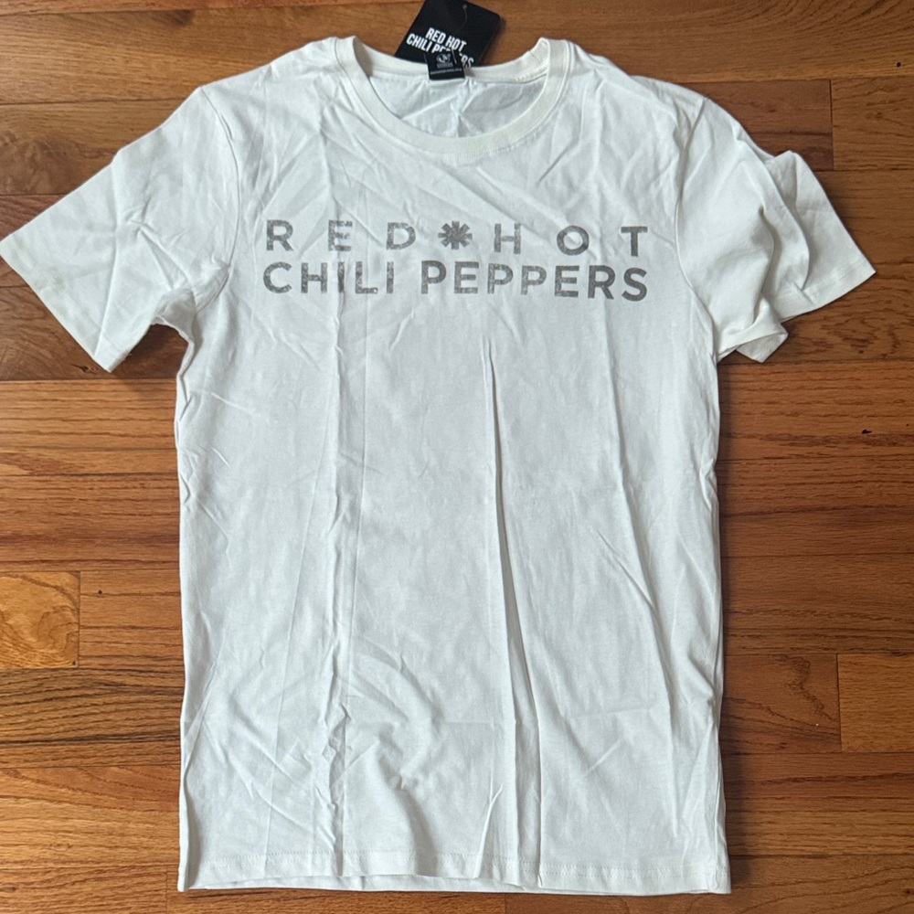 Red Hot Chili Peppers graphic tee, size S never worn